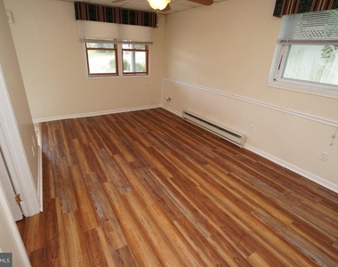 215 W Summit Street - Photo Thumbnail 1