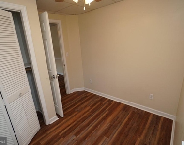 215 W Summit Street - Photo Thumbnail 10