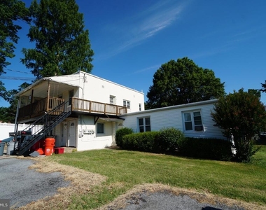 215 W Summit Street - Photo Thumbnail 13