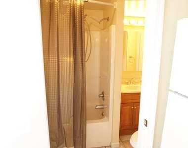 215 W Summit Street - Photo Thumbnail 6