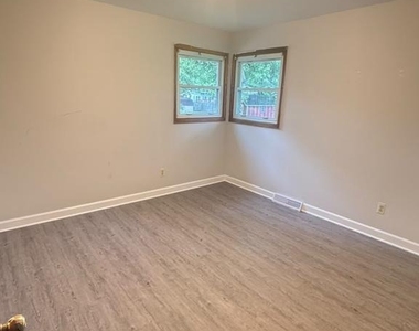 8111 Fort Foote Road - Photo Thumbnail 5