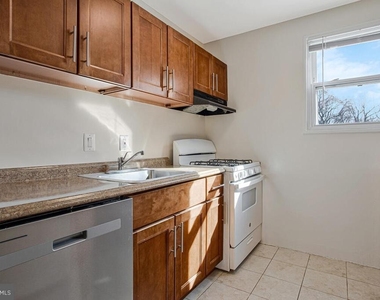 3823 Hamilton Street - Photo Thumbnail 6