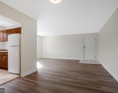 3823 Hamilton Street - Photo Thumbnail 5