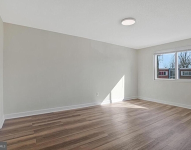 3823 Hamilton Street - Photo Thumbnail 10