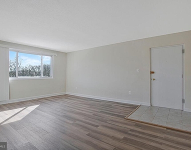 3823 Hamilton Street - Photo Thumbnail 2