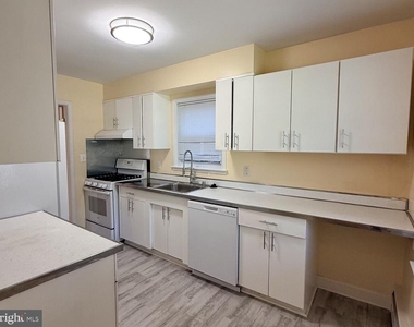 11308 Cedar Lane - Photo Thumbnail 13