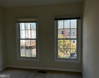 1311 Templeton Place - Photo Thumbnail 29