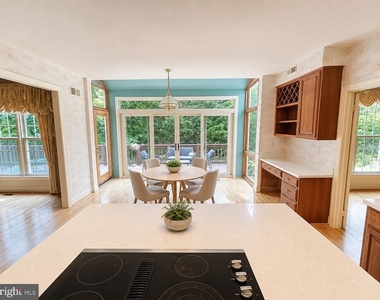 10804 Willow Run Court - Photo Thumbnail 2