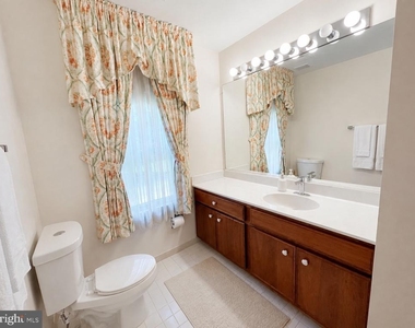 10804 Willow Run Court - Photo Thumbnail 11