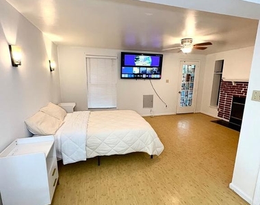 3603 Van Horn Way - Photo Thumbnail 4