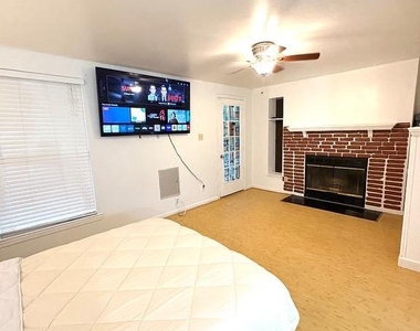 3603 Van Horn Way - Photo Thumbnail 10