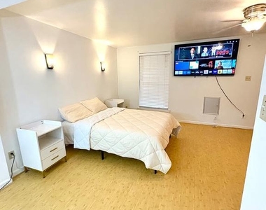 3603 Van Horn Way - Photo Thumbnail 8