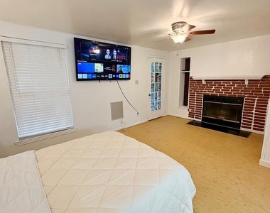 3603 Van Horn Way - Photo Thumbnail 9