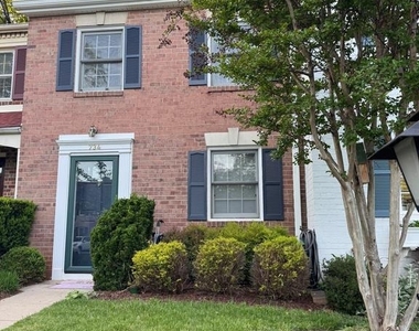 734 Azalea Drive - Photo Thumbnail 2