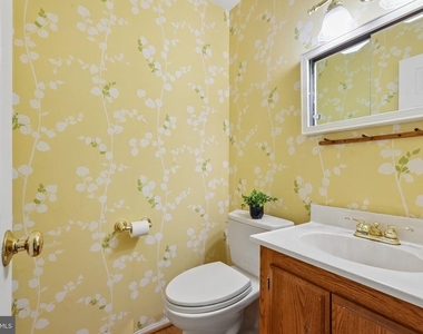 734 Azalea Drive - Photo Thumbnail 10