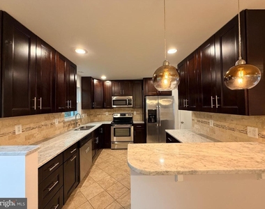 10400 Maywind Court - Photo Thumbnail 6