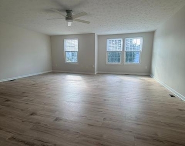571 Boysenberry Lane - Photo Thumbnail 18