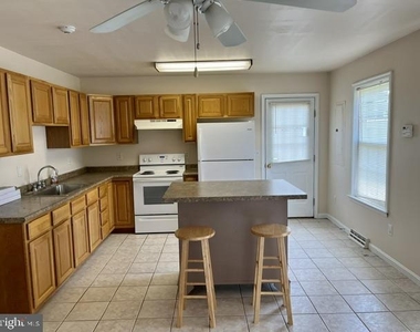 1126 School Street - Photo Thumbnail 4