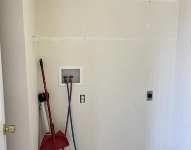1126 School Street - Photo Thumbnail 12