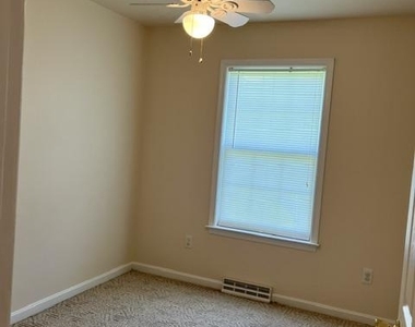 1126 School Street - Photo Thumbnail 7