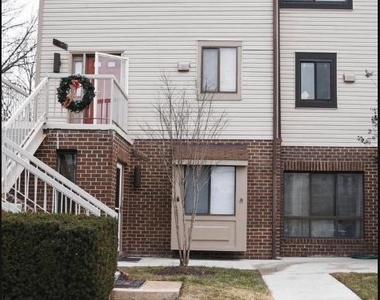 3169 Hawthorne Drive Ne - Photo Thumbnail 10