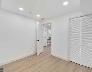 913 L Street Ne - Photo Thumbnail 37