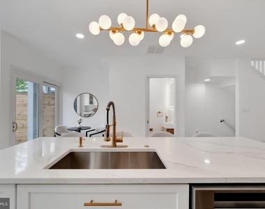 913 L Street Ne - Photo Thumbnail 11