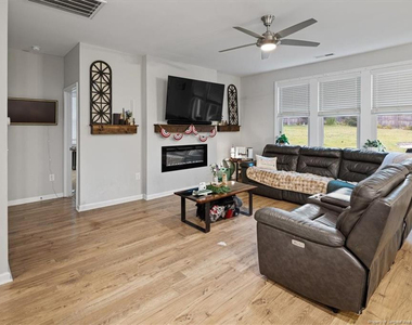 381 Countryside Drive - Photo Thumbnail 15