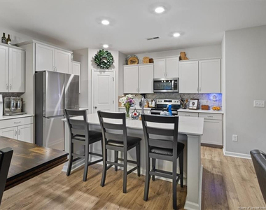 381 Countryside Drive - Photo Thumbnail 8