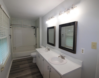 608 E Dynasty Drive - Photo Thumbnail 14
