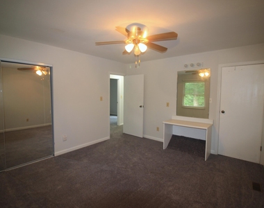 608 E Dynasty Drive - Photo Thumbnail 11