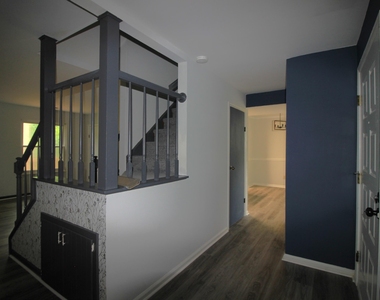 608 E Dynasty Drive - Photo Thumbnail 2