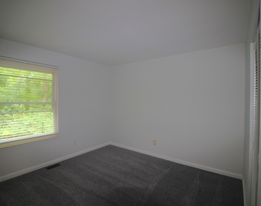 608 E Dynasty Drive - Photo Thumbnail 12