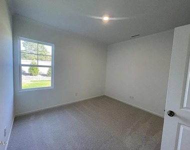 214 N Finley Landing Parkway - Photo Thumbnail 9