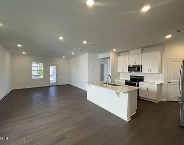214 N Finley Landing Parkway - Photo Thumbnail 19