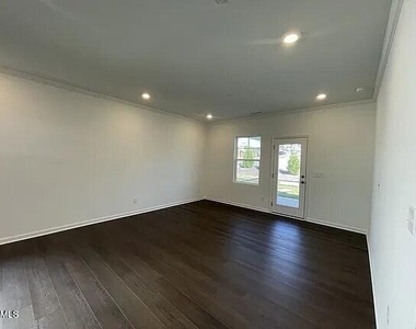 214 N Finley Landing Parkway - Photo Thumbnail 7