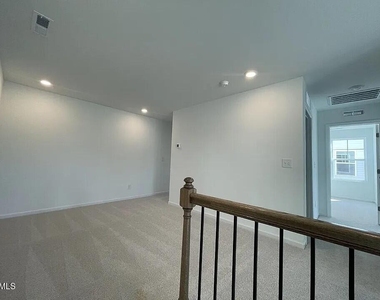 214 N Finley Landing Parkway - Photo Thumbnail 12