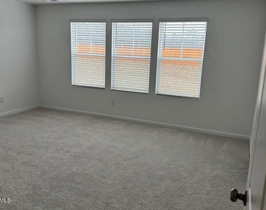 214 N Finley Landing Parkway - Photo Thumbnail 4
