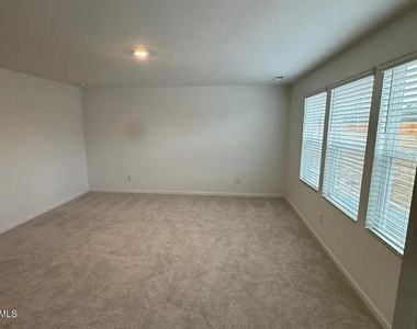 214 N Finley Landing Parkway - Photo Thumbnail 20