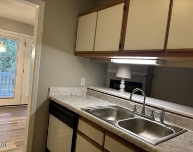 275 Waterdown Drive - Photo Thumbnail 10