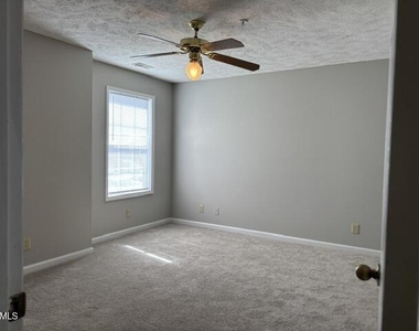 275 Waterdown Drive - Photo Thumbnail 15