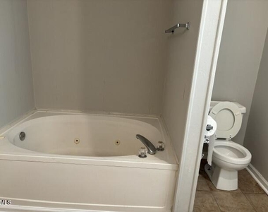 275 Waterdown Drive - Photo Thumbnail 17