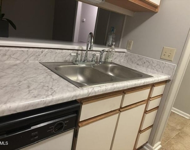 275 Waterdown Drive - Photo Thumbnail 11