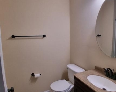2030 Quaker Landing - Photo Thumbnail 16