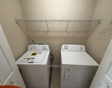 100 Stratford Lakes Drive - Photo Thumbnail 6