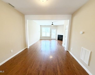 100 Stratford Lakes Drive - Photo Thumbnail 1