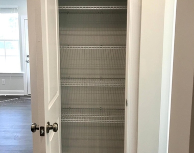 1016 Craigmeade Drive - Photo Thumbnail 13