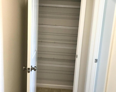 1016 Craigmeade Drive - Photo Thumbnail 17