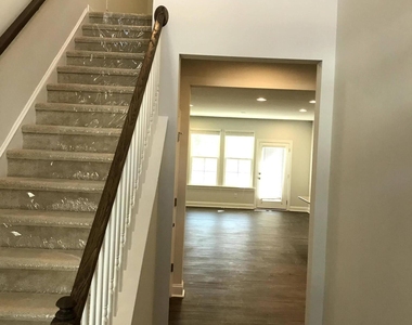 1016 Craigmeade Drive - Photo Thumbnail 3