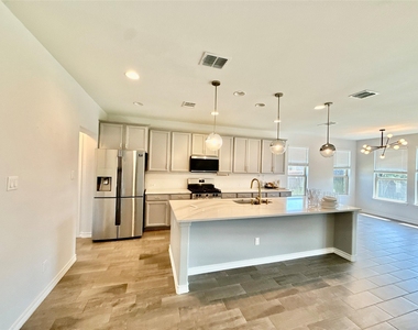 17113 Antioch Ave - Photo Thumbnail 6